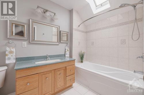 8187 Adam Baker Way, Ottawa, ON - Indoor Photo Showing Bathroom