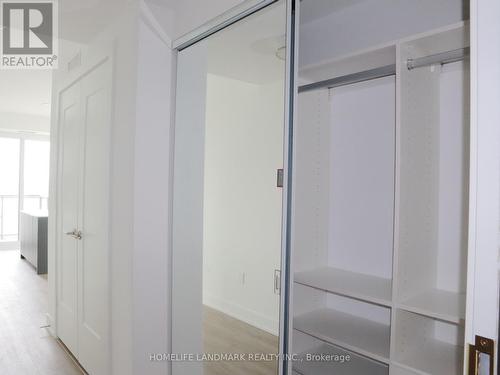 #2435 -20 Inn On The Park Dr, Toronto, ON - Indoor Photo Showing Other Room