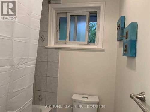 22 Daleside Cres S, Toronto, ON - Indoor Photo Showing Bathroom