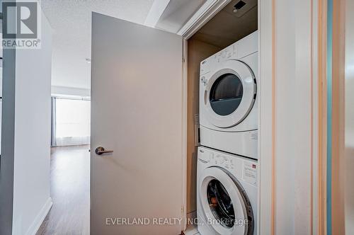815 - 181 Village Green Square, Toronto, ON - Indoor Photo Showing Laundry Room