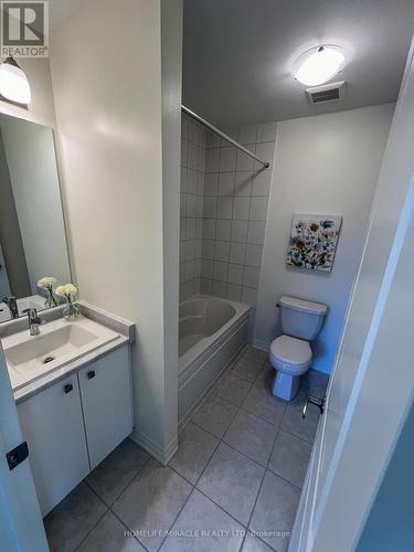32 Esquire Way, Whitby, ON - Indoor Photo Showing Bathroom