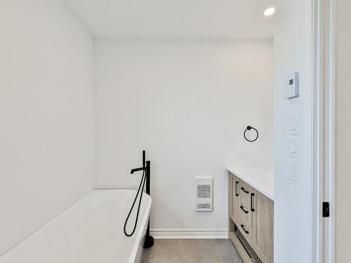 Bathroom - 7830 Av. Rondeau, Montréal (Anjou), QC - Indoor Photo Showing Other Room