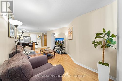 #317 -509 Beecroft Rd, Toronto, ON - Indoor Photo Showing Other Room