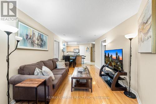 317 - 509 Beecroft Road, Toronto, ON - Indoor Photo Showing Living Room