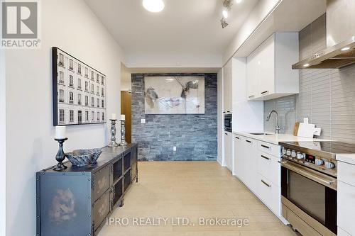 #N519 -120 Bayview Ave, Toronto, ON - Indoor Photo Showing Kitchen
