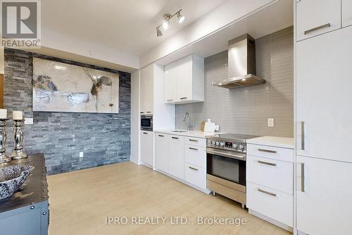 #N519 -120 Bayview Ave, Toronto, ON - Indoor Photo Showing Kitchen With Upgraded Kitchen