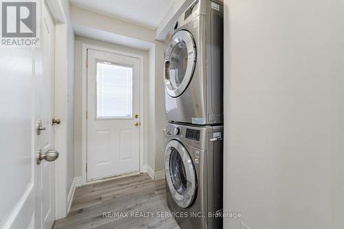 32 Ashurst Cres, Brampton, ON - Indoor Photo Showing Laundry Room