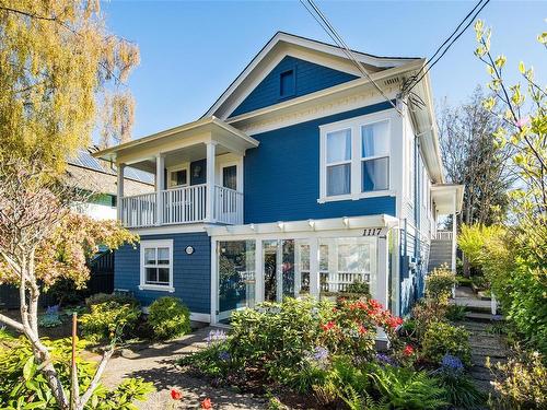 1115/1117 Chapman St, Victoria, BC - Outdoor With Facade