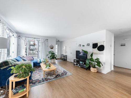 Vue d'ensemble - 40  - 44 Rue Bella, Saint-Jean-Sur-Richelieu, QC - Indoor Photo Showing Living Room