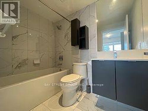 #3305 -195 Redpath Ave, Toronto, ON - Indoor Photo Showing Bathroom
