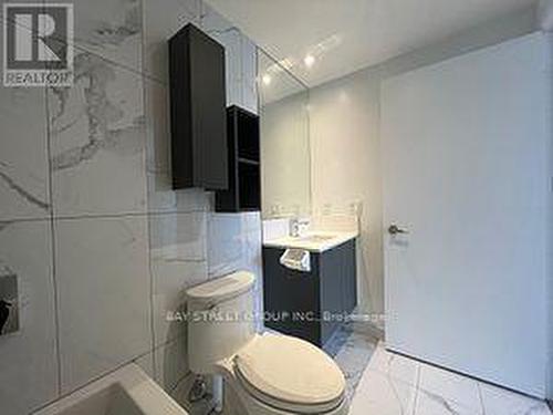 #3305 -195 Redpath Ave, Toronto, ON - Indoor Photo Showing Bathroom
