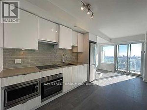 #3305 -195 Redpath Ave, Toronto, ON - Indoor Photo Showing Kitchen With Upgraded Kitchen
