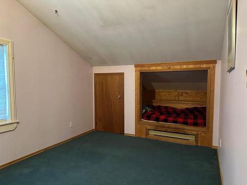 121 Sunset Drive, Schreiber, ON - Indoor Photo Showing Other Room