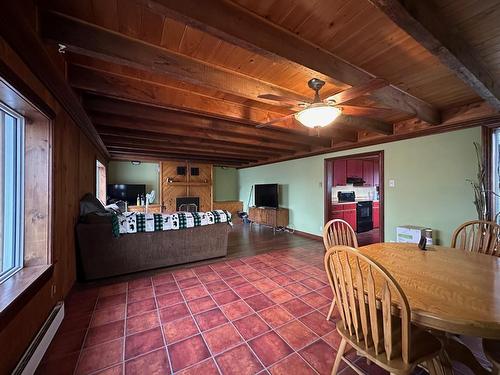 121 Sunset Drive, Schreiber, ON - Indoor Photo Showing Dining Room