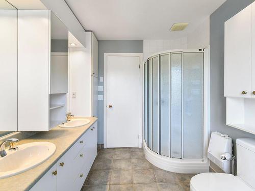 Bathroom - 2937 Rue Millet, Longueuil (Le Vieux-Longueuil), QC - Indoor Photo Showing Bathroom