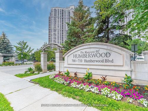 1722-700 Humberwood Blvd, Toronto, ON - Outdoor