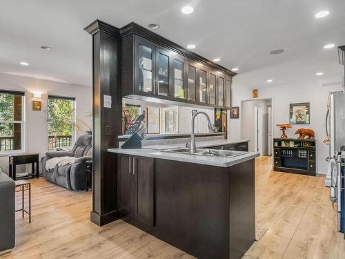 5720 Cowichan Lake Rd, Duncan, BC - Indoor Photo Showing Kitchen With Double Sink