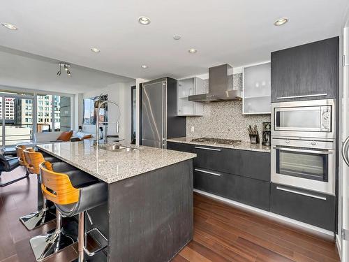 N1103-707 Courtney St, Victoria, BC - Indoor Photo Showing Kitchen With Upgraded Kitchen