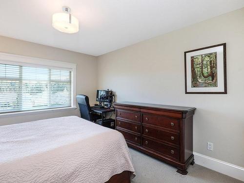 2289 Lancashire Pl, Courtenay, BC - Indoor Photo Showing Bedroom
