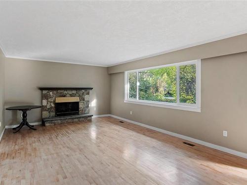 9146 West Saanich Rd, North Saanich, BC - Indoor Photo Showing Living Room With Fireplace