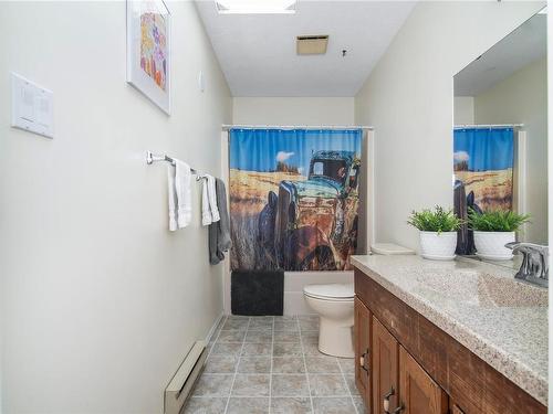 225 Utah Dr, Campbell River, BC - Indoor Photo Showing Bathroom