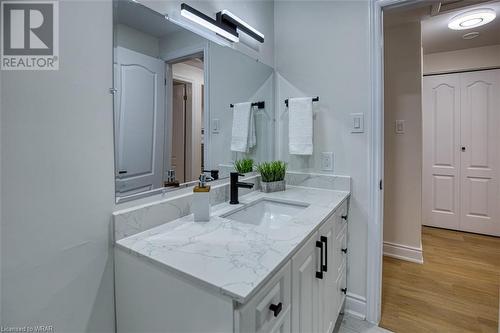 182 Selkirk Drive, Kitchener, ON - Indoor Photo Showing Bathroom