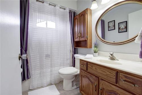 247 Fernwood Crescent, Hamilton, ON - Indoor Photo Showing Bathroom