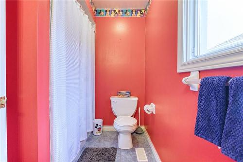 492 Stone Church Road E, Hamilton, ON - Indoor Photo Showing Bathroom
