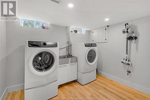 3745 Mckay Avenue, Windsor, ON - Indoor Photo Showing Laundry Room