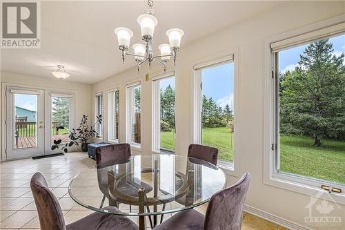 5179 Saumure Road, Ottawa, ON - Indoor Photo Showing Dining Room