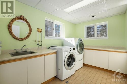 5179 Saumure Road, Ottawa, ON - Indoor Photo Showing Laundry Room
