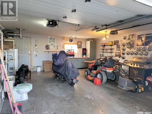 837 Northumberland Avenue, Saskatoon, SK - Indoor Photo Showing Garage