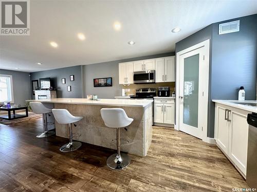 1309 D Avenue N, Saskatoon, SK - Indoor Photo Showing Kitchen With Upgraded Kitchen