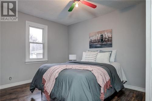 1041 Arthur Street, Sudbury, ON - Indoor Photo Showing Bedroom