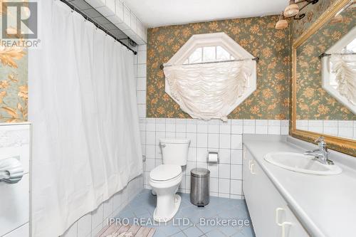 6 Woodvale Cres, Toronto, ON - Indoor Photo Showing Bathroom