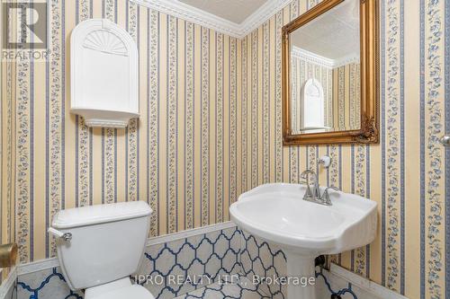6 Woodvale Cres, Toronto, ON - Indoor Photo Showing Bathroom