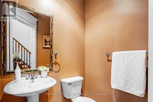 35 Sunnyside Dr, Richmond Hill, ON - Indoor Photo Showing Bathroom