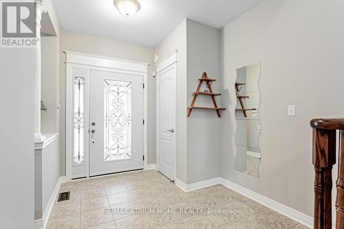 35 Sunnyside Dr, Richmond Hill, ON - Indoor Photo Showing Other Room
