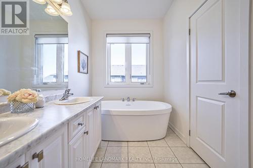 68 Mallery Street, Richmond Hill, ON - Indoor Photo Showing Bathroom