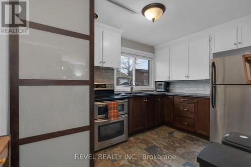 36 Lount St, Barrie, ON - Indoor Photo Showing Kitchen