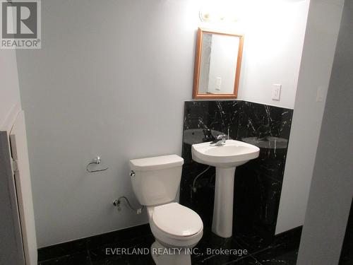 66 Barrett Crescent, Barrie, ON - Indoor Photo Showing Bathroom