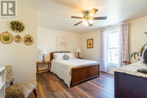275 Dufferin Ave, Quinte West, ON - Indoor Photo Showing Bedroom