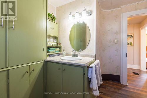 275 Dufferin Avenue, Quinte West, ON - Indoor Photo Showing Bathroom