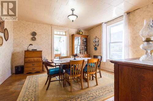 275 Dufferin Ave, Quinte West, ON - Indoor Photo Showing Dining Room