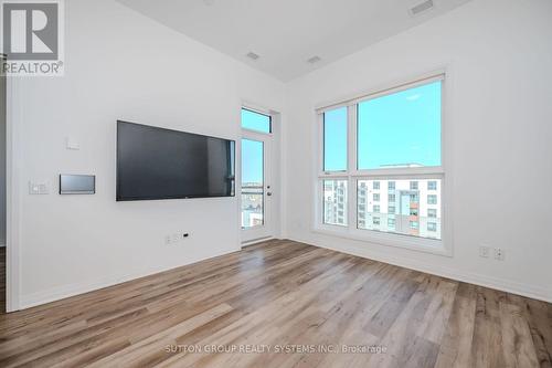 #610 -95 Dundas St W, Oakville, ON - Indoor Photo Showing Other Room