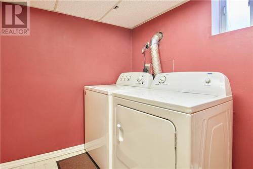 210 Nelson Street, Cornwall, ON - Indoor Photo Showing Laundry Room