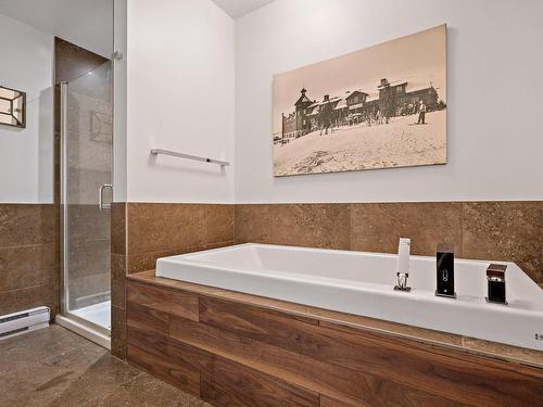 Salle de bains - 303-310 Ch. Louis-Dufour, Saint-Sauveur, QC - Indoor Photo Showing Bathroom