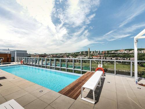 Piscine - B301-2301 Rue St-Patrick, Montréal (Le Sud-Ouest), QC - Outdoor With In Ground Pool With View