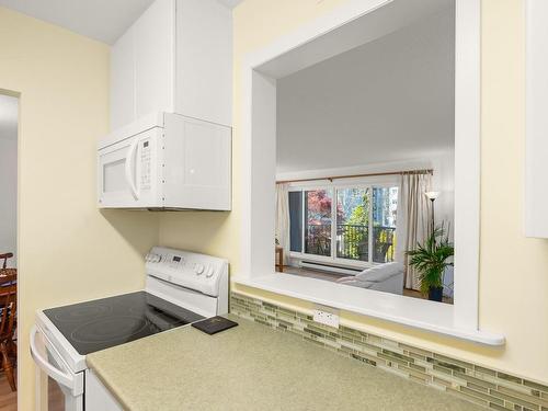 215-1149 Rockland Ave, Victoria, BC - Indoor Photo Showing Other Room