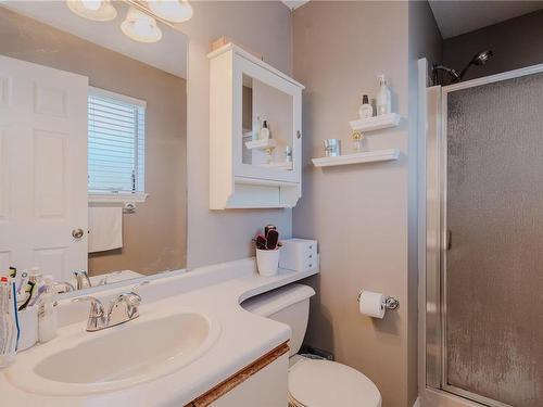 561 Springbok Rd, Campbell River, BC - Indoor Photo Showing Bathroom